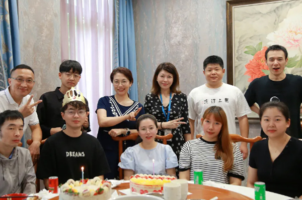 揚(yáng)盛8月生日會(huì) | 溫馨相聚，幸福瞬間
